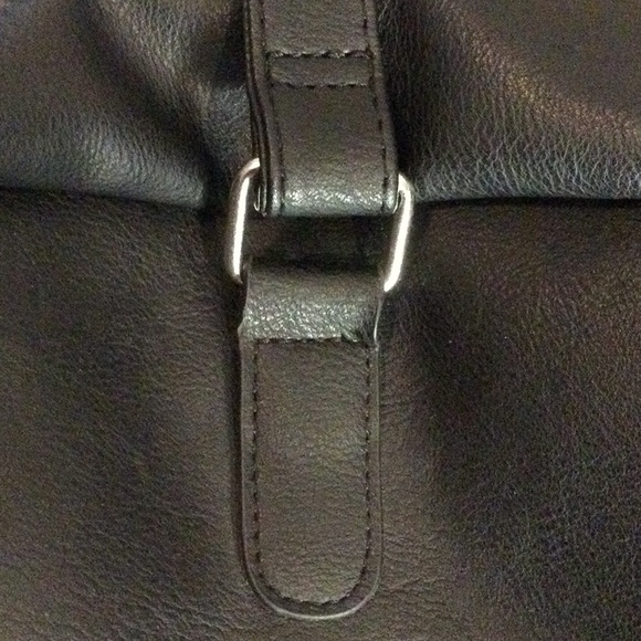 Black Overnight Travel Bag - Picture 9 of 13